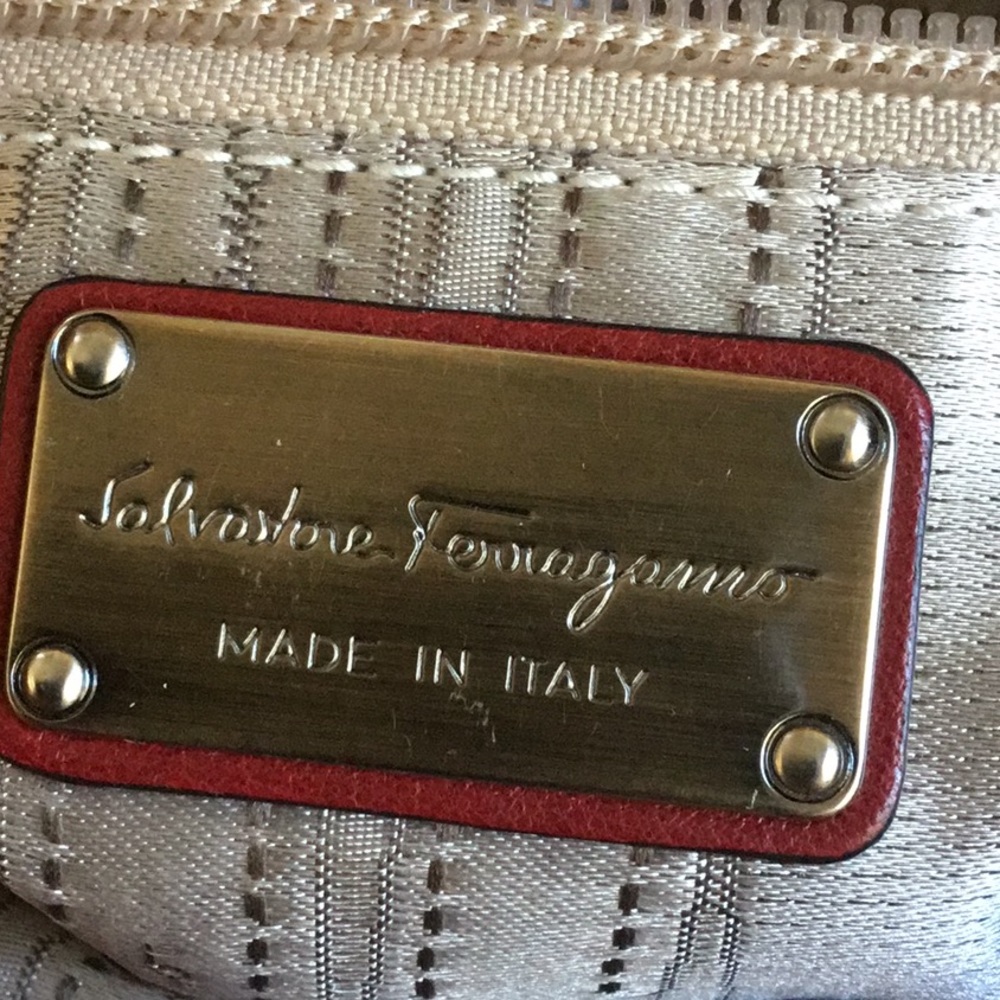 🌹 Vntage Salvatore Ferragamo handbag - Picture 8 of 8